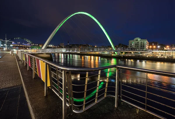 Gateshead Millennium Bridge Drugiej Stronie Rzeki Tyne Pomiędzy Newcastle Gateshead — Zdjęcie stockowe