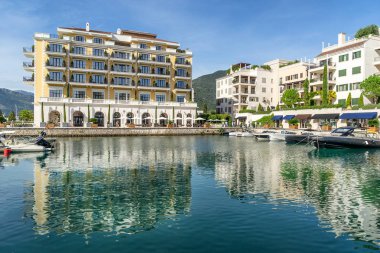 Porto Karadağ'Tivat