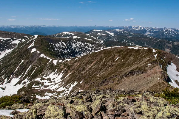 Eine Unglaubliche Aussicht Auf Die Biegung Der Bergkette Die Sich — Stockfoto