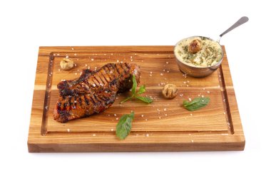 Izgara kullanarak fast food menüsü