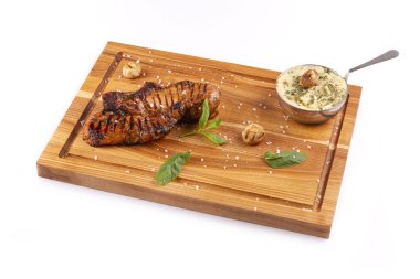 Izgara kullanarak fast food menüsü