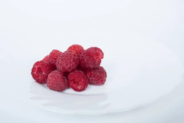Bord Met Bessen Berry Plaat Tuin Framboos Dessert Fruit Rijpe — Stockfoto