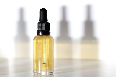 Kozmetik yağ için şişe. Kompozisyon. Görüntü. Serum