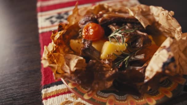 Παραδοσιακό Βαλκανικό Φαγητό Κοντινό Πλάνο — Αρχείο Βίντεο