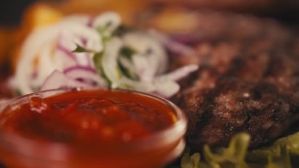 伝統的なバルカン料理クローズアップショット — ストック動画