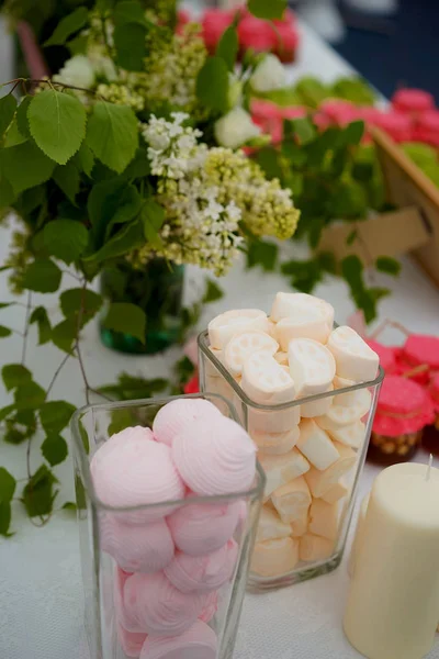 Düğün gününde güzel nitelikleri