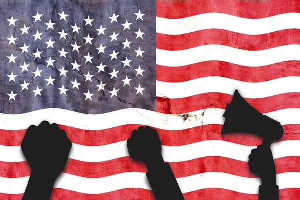 Διαδήλωση στις ΗΠΑ. Εικόνα με σημαία Ηνωμένων Πολιτειών της Αμερικής. — Φωτογραφία Αρχείου
