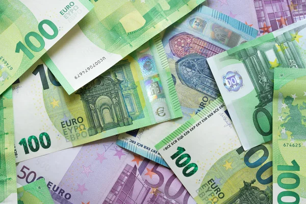 Avro para faturalarıyla dolu bir geçmiş