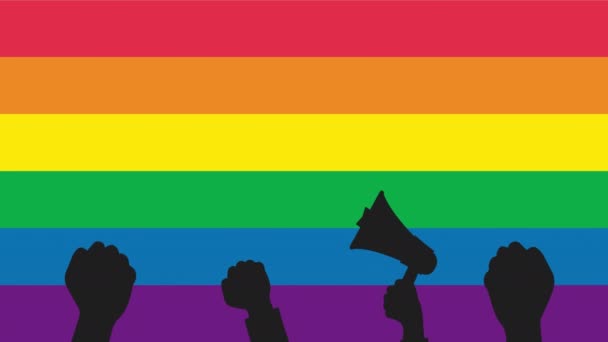 Fierté LGBT, défilé et manifestation. Cadre mobile des mains - animation sur drapeau lgbt. Drapeau LGBT arc-en-ciel et transgenre pendant la célébration du mois de la fierté contre la violence, la discrimination, les violations des droits humains. — Video