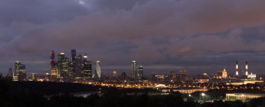 Moskova şehir gökdeleni ve ufuk çizgisi mimarisi, Moskova uluslararası iş finans ofisi Moskova nehri, Moskova iş merkezinin gökdeleni, Rusya.