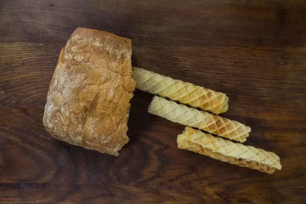 Backzutaten Brot Hostienbrötchen Auf Holztisch Süßes Gebäck Backkonzept Flache Lage — Stockfoto