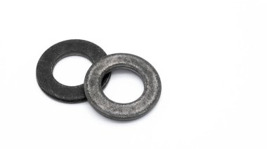 Siyah otomotiv düz çamaşır makinesi beyaz arka planda