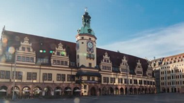 Old Town Hall Leipzig, Alman Rönesans mimarisinin olağanüstü örneklerinden biridir. Hareket içinde Timelapse