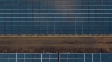 güneş panelleri üzerinde uçan