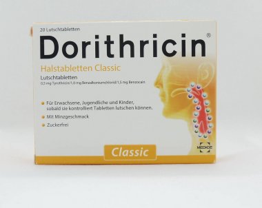 Berlin, Almanya-2019: Dorithricin. Almanca metin: Dorithricin. Boğaz hapları klasiği. Pastiller. Yetişkinler, Genç ve çocuklar için.