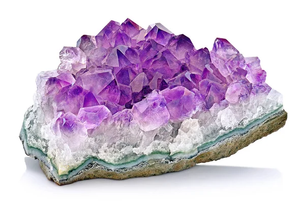 Violettem Kristallstein Makromineral Lila Raue Amethyst Quarzkristalle Geode Auf Weißem — Stockfoto