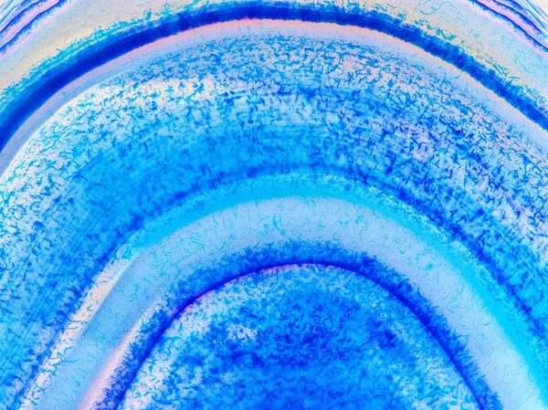 背景として断面が驚くほどのカラフルな青めのう水晶 自然な半透明瑪瑙結晶表面 青い抽象的な構造スライス鉱物石マクロ クローズ アップ — ストック写真