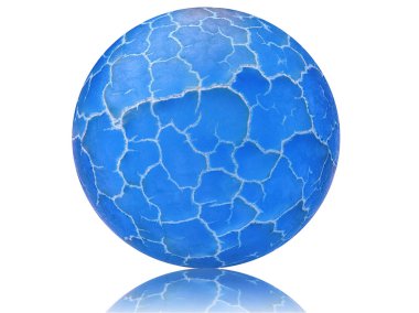 Mavi ateş ejderi closeup makro çekim yansıma beyaz zemin üzerine izole akik boncuk damar. Şaşırtıcı, detay ve renkli doku topu denilen akik ejderha ölçekler.