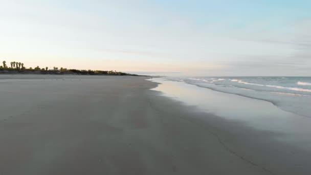 Letecký Pohled Východ Slunce Pláži Rota Cádiz Uvidíte Lidi Sedící — Stock video