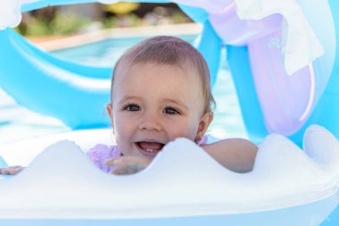 gülümsemek bebek kız float i