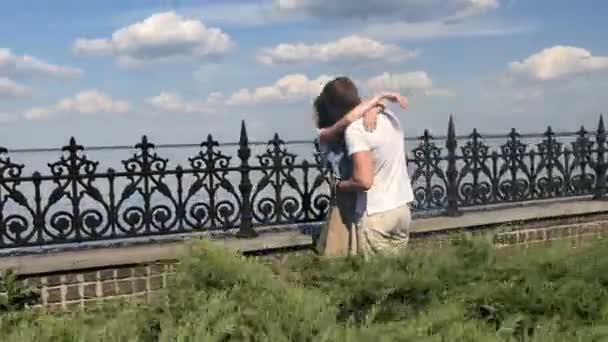 Guy Girl Kiss Background River Couple Hugging Each Other — Stock Video