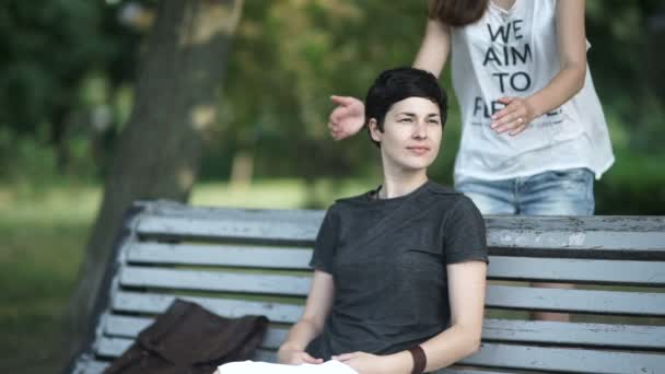 Video Woman Short Haircut Sitting Bench Green Park Cute Girl — Stock Video