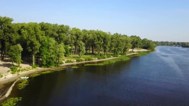 Caméra Avance Caméra Laisse Kayak Derrière Elle Déplace Long Rivage — Video