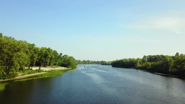 Movimento Della Telecamera Lungo Fiume Bella Vista Sul Fiume Gli — Video Stock