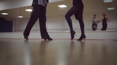 Bale Stüdyosu dansçılar video