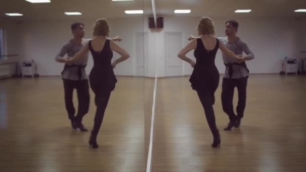 Slow Motion Video Van Dansers Ballet Studio — Stockvideo