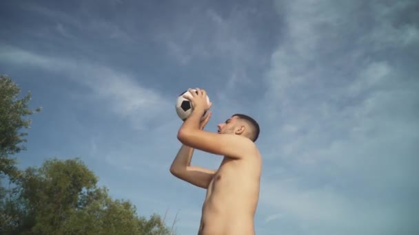Handsome Guy Naked Torso Beard Throws Ball — Stock Video