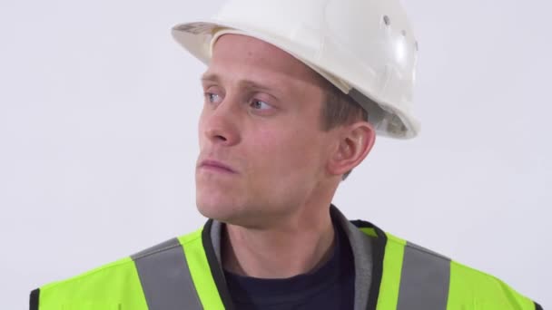 Retrato Homem Bonito Inteligente Auto Confiante Pano Construção Chapéu — Vídeo de Stock