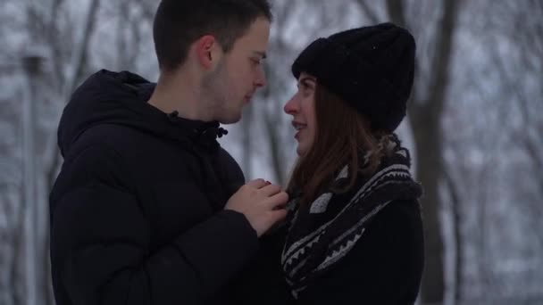 Portrait Cute Young Woman Man Talk Looking Eyes Winter Park — Stock Video