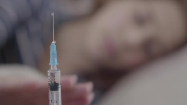 Infirmière Préparant Seringue Pour Injection Premier Plan Silhouette Floue Une — Video