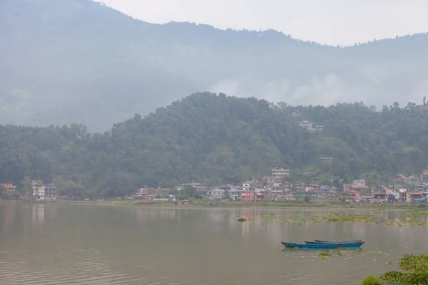 尼泊尔波卡拉 具有多云景象的费瓦湖 — 图库照片