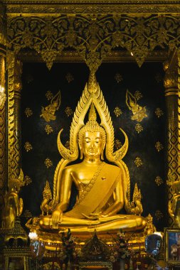 Phitsanulok, Tayland - Ağu 6 : Wat Phra Si Rattana Mahathat phra Buddha Chinnarat görüntü Ağustos'ta 6, 2017 Phitsanulok, Tayland. Bu tapınak Tayland altın Buda görüntü ile ünlüdür.