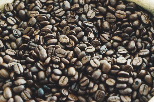 Geröstete Kaffeebohnen Hintergrund — Stockfoto