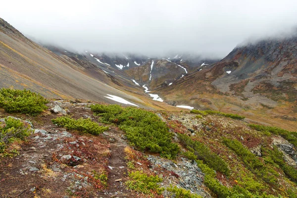 Vachkazhetz, Kamchatka Yarımadası, Rusya tepelerin üst havadan panoramik görünüm.