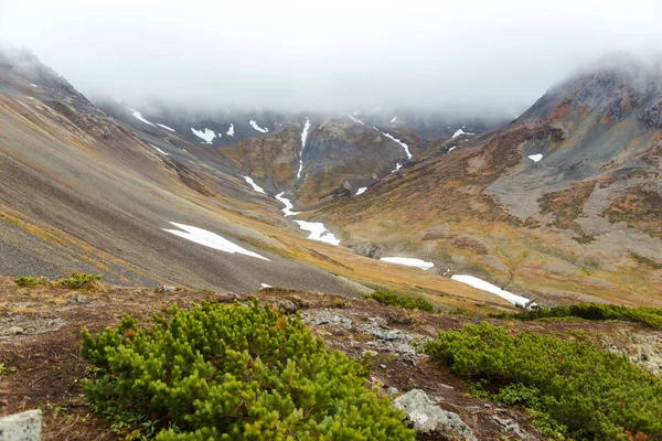 Vachkazhetz, Kamchatka Yarımadası, Rusya tepelerin üst havadan panoramik görünüm.