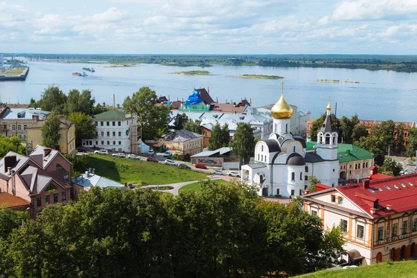 Nizhny Novgorod, Rússia, 12 de julho de 2019. Vista panorâmica aérea da cidade no dia de verão . — Fotografia de Stock