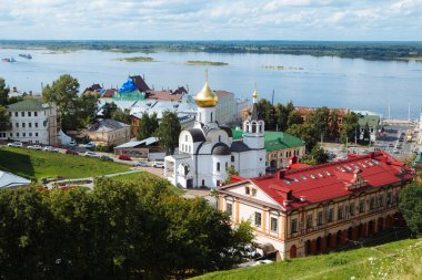 Nizhny Novgorod, Rusya, 12 Temmuz 2019. Yaz günü şehrin havadan panoramik görünümü.