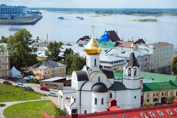 Nizhny Novgorod, Rússia, 12 de julho de 2019. Vista panorâmica aérea da cidade no dia de verão . — Fotografia de Stock