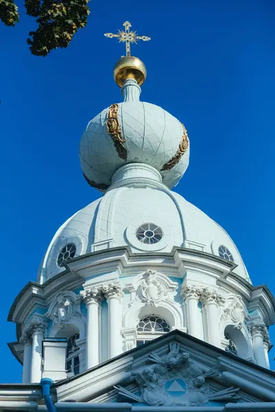 Smolnyj chrám v petrohradské Ruské federaci — Stock fotografie