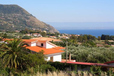 Calabria, İtalya, Capo Vaticano 'daki otelden yaz deniz manzarası
