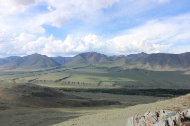 Mugur-Aksy köyünün çevresi. Temmuz 2019.