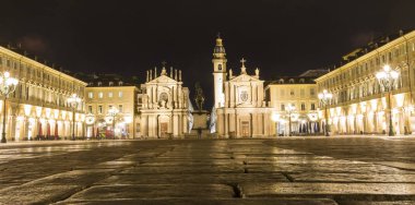 Gecede, San Carlo kare Turin merkezinin görünümü