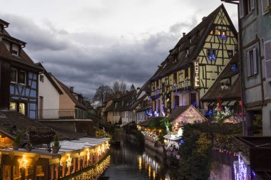 Colmar görünümünde Noel zamanı