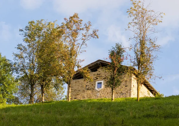 Alpin Panorama sommartid, italienska Alperna — Stockfoto