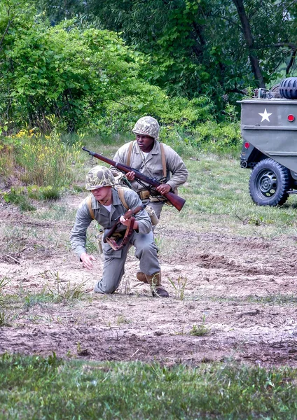 June 2018 Josepj Usa Army Soldiers Run Cover Mock Battle — Stock Photo, Image