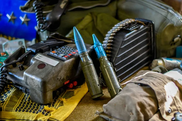 Interesting War Memorabilia Including Bullet Shell Casing Machine Gun Bullets — Stock Photo, Image